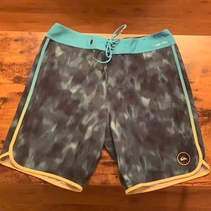 Men’s Quicksilver stretch Boardshorts
